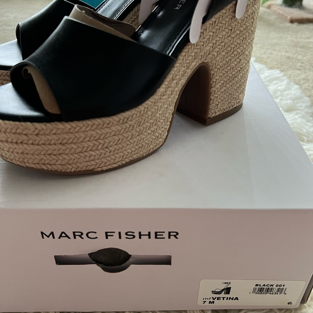 Marc Fisher Women's Vetina Wedge Sandal - Picture 5 of 8